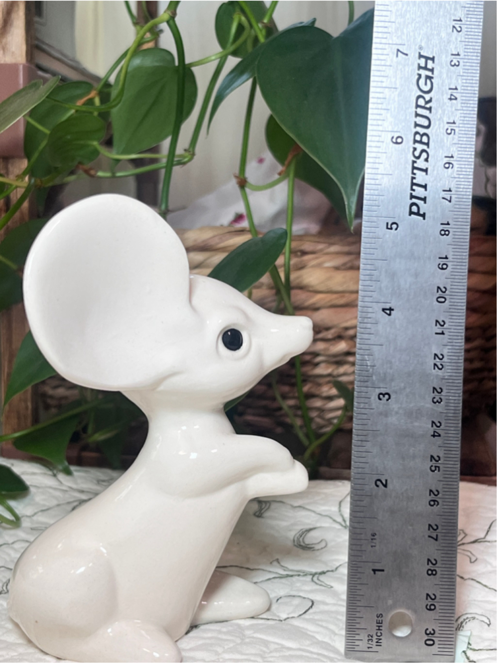 Vintage White Ceramic Mouse Figurines - Set of 2 - Picture 7 of 10